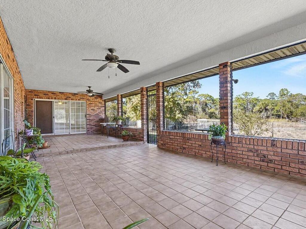 4950 Country Place, Grant, FL 32949