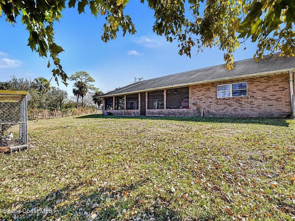 4950 Country Place, Grant, FL 32949