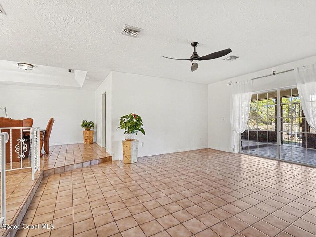 4950 Country Place, Grant, FL 32949