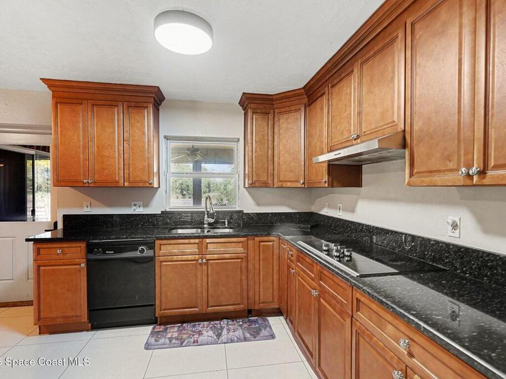 4950 Country Place, Grant, FL 32949