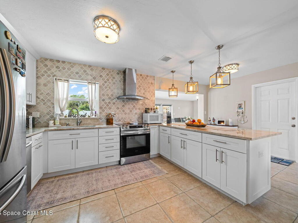 525 Orange Avenue, Merritt Island, FL 32952