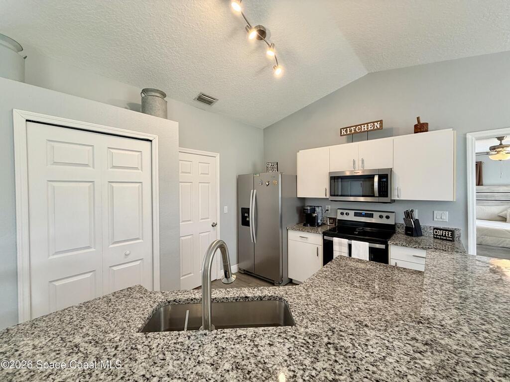 8425 94th Avenue, Vero Beach, FL 32967