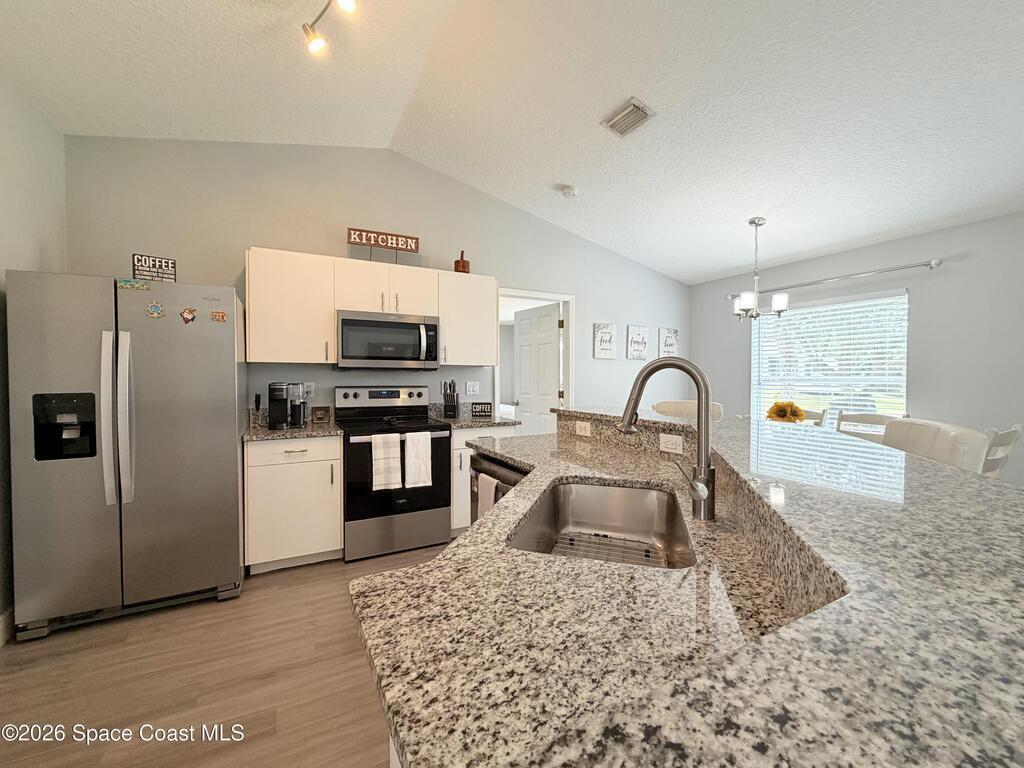 8425 94th Avenue, Vero Beach, FL 32967