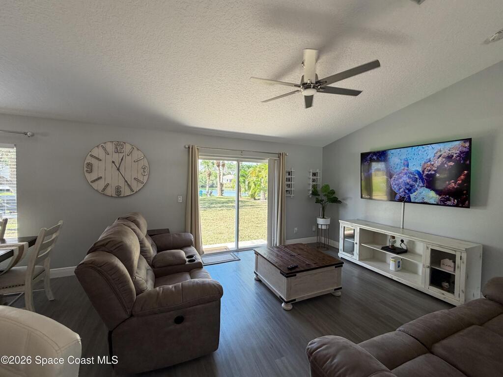 8425 94th Avenue, Vero Beach, FL 32967