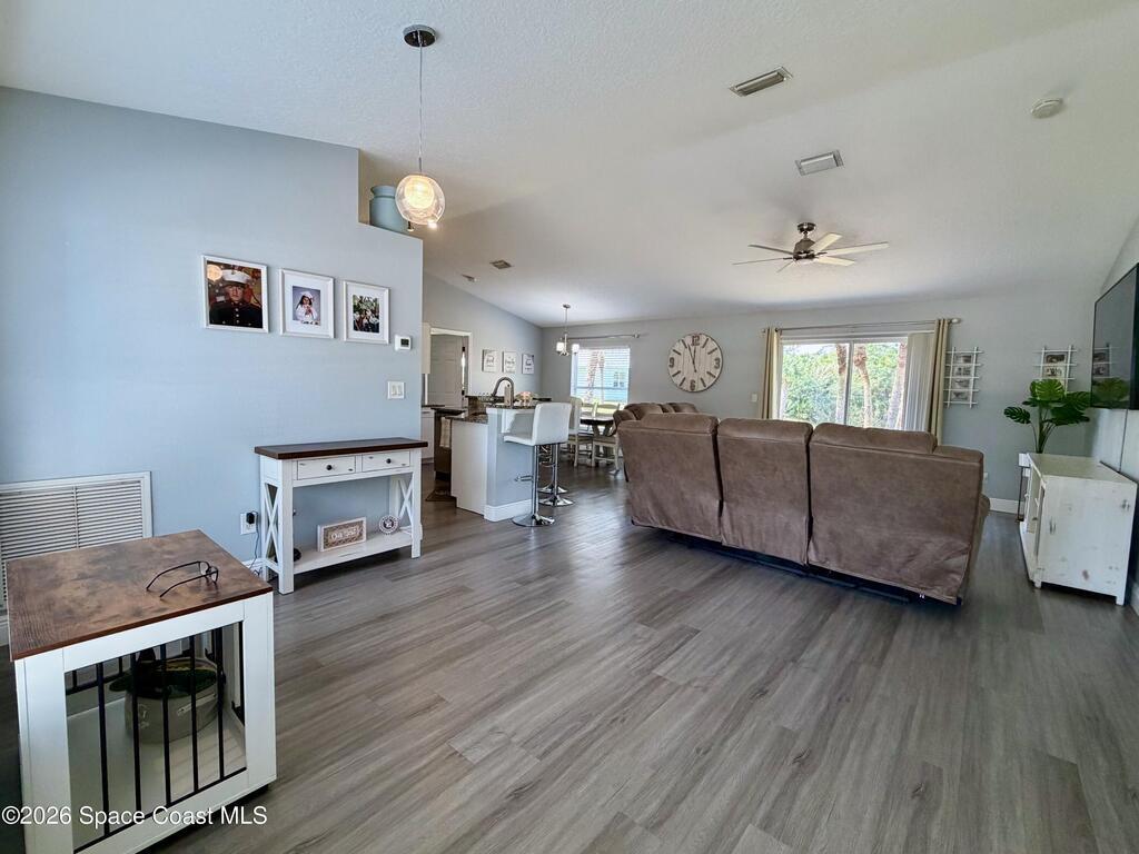 8425 94th Avenue, Vero Beach, FL 32967