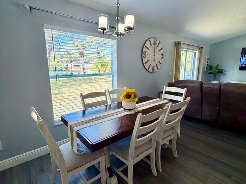 8425 94th Avenue, Vero Beach, FL 32967