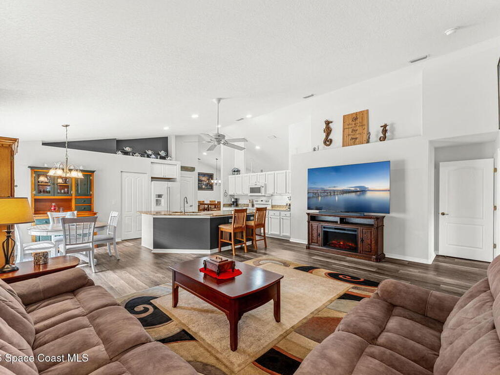 674 Brockton Way, West Melbourne, FL 32904