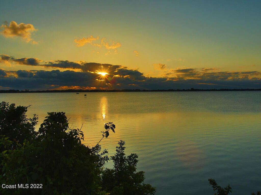 5241 N Highway 1 Highway, Palm Shores, FL 32940