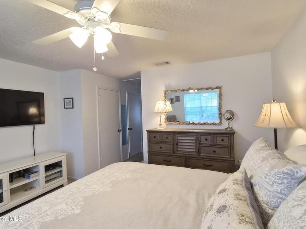 4822 Lake Waterford Way, Melbourne, FL 32901