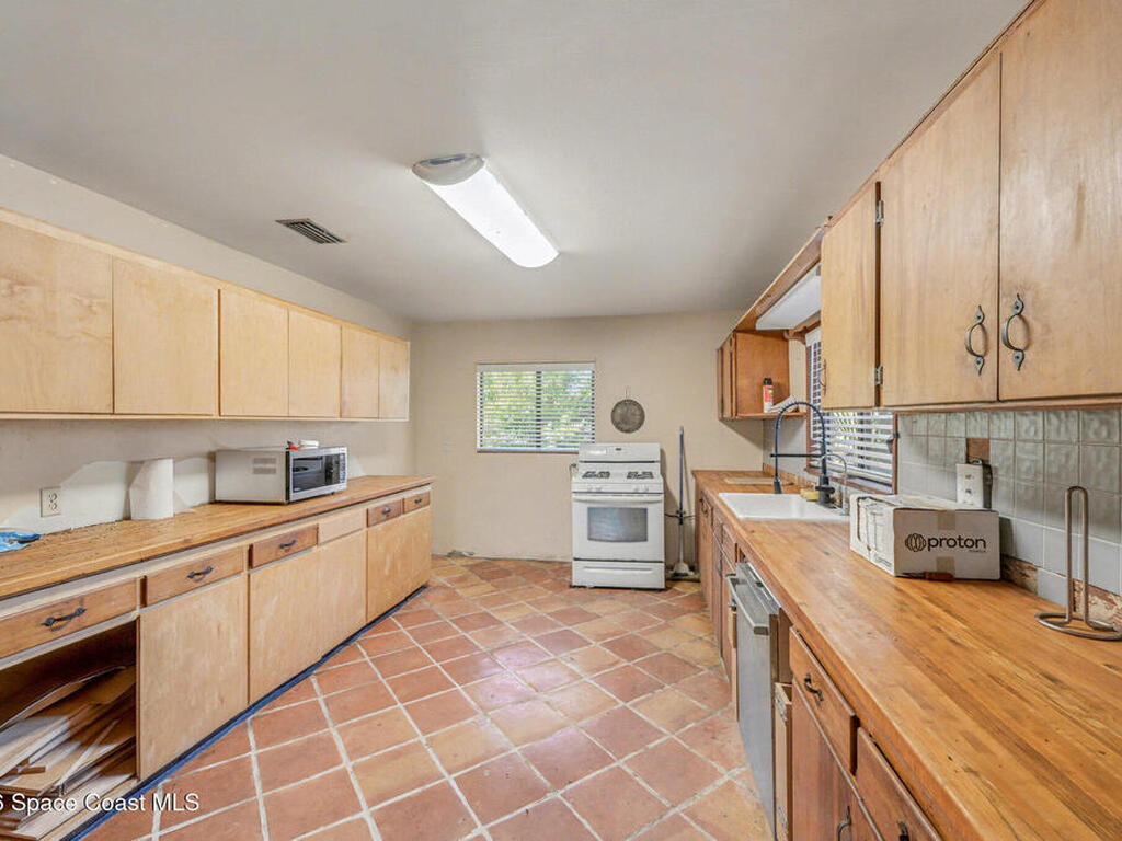 5195 Blounts Ridge Road, Mims, FL 32754