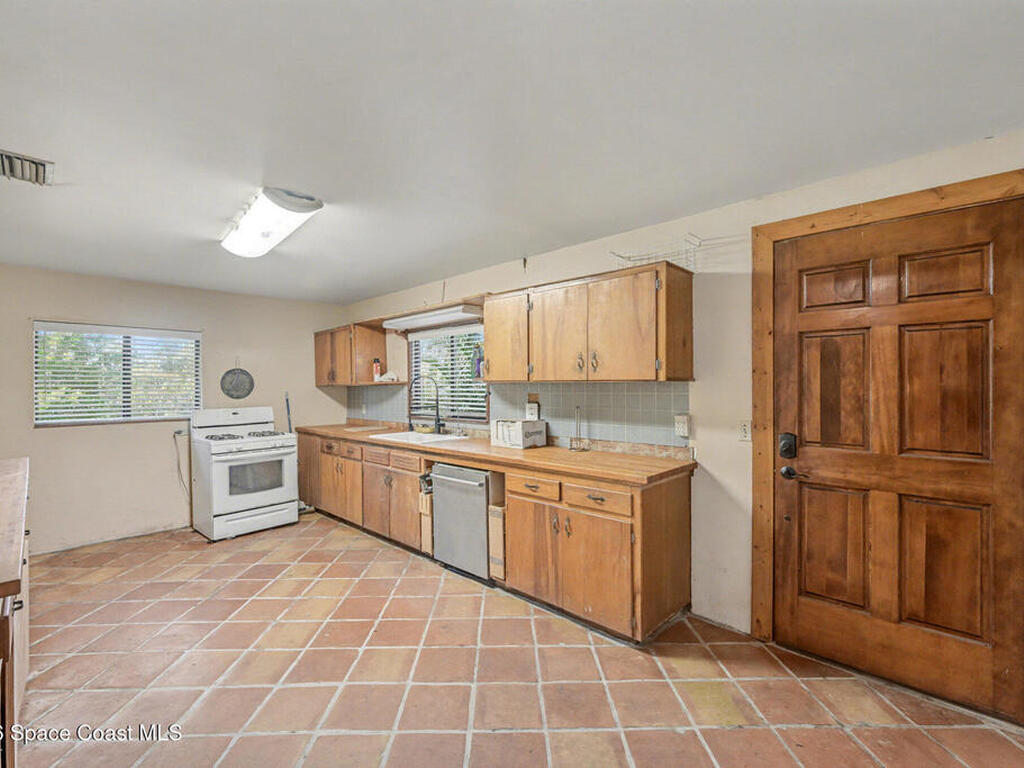 5195 Blounts Ridge Road, Mims, FL 32754