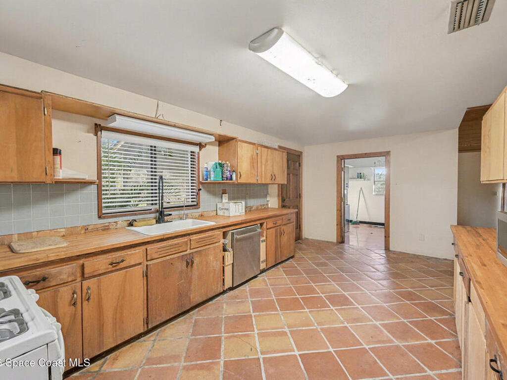 5195 Blounts Ridge Road, Mims, FL 32754