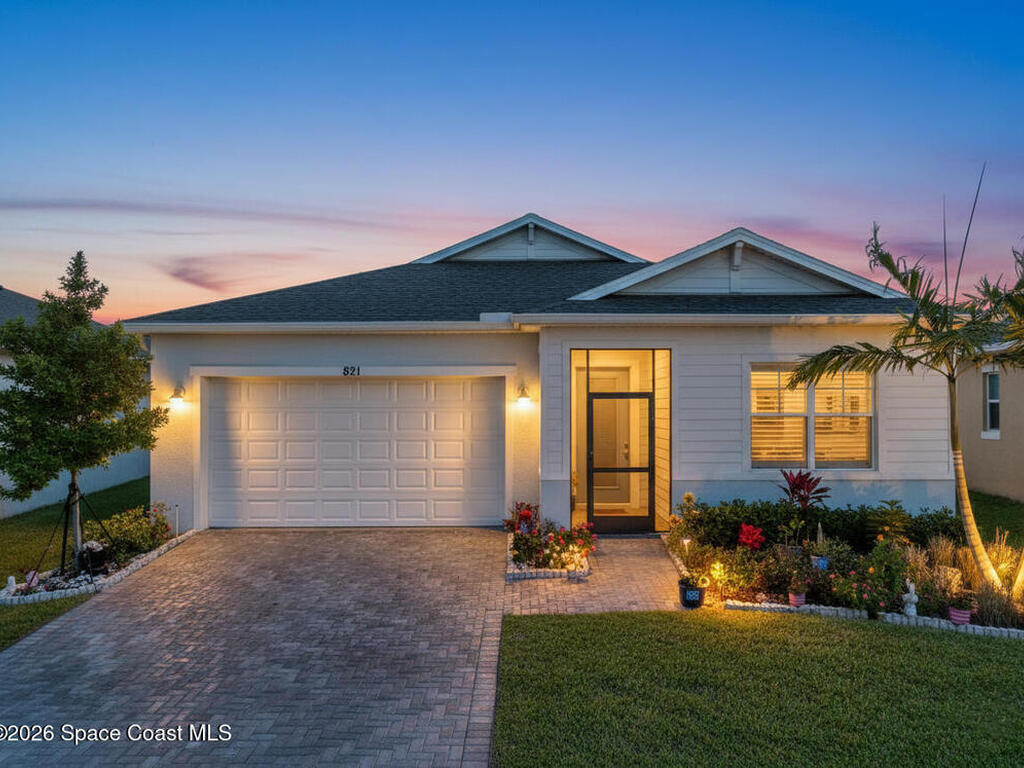 821 Antibes Court, Palm Bay, FL 32907