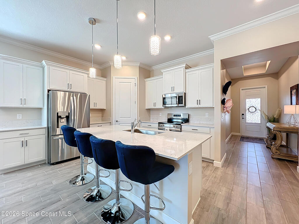 821 Antibes Court, Palm Bay, FL 32907