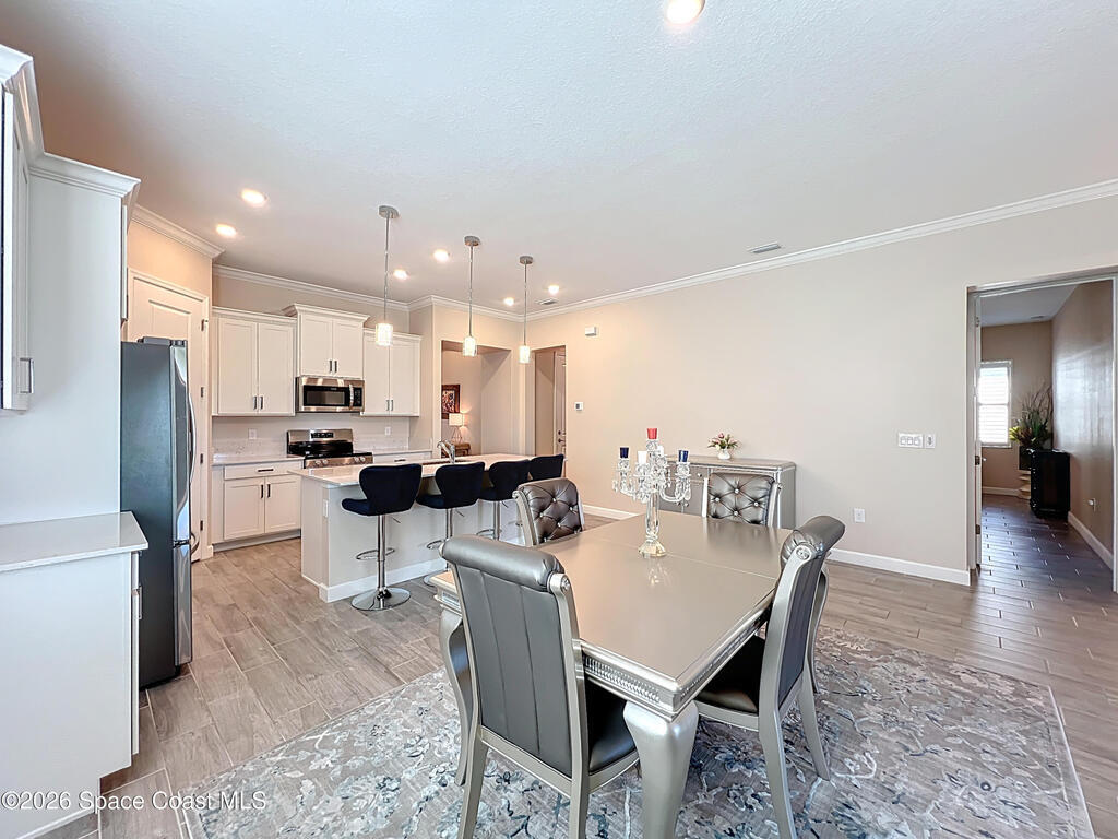 821 Antibes Court, Palm Bay, FL 32907