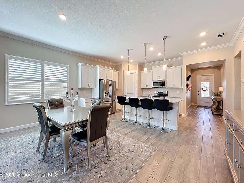 821 Antibes Court, Palm Bay, FL 32907