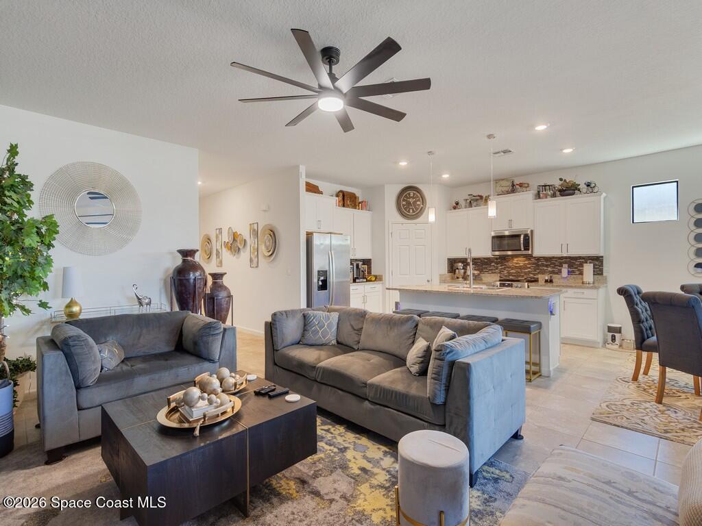 645 Old Country Road, Palm Bay, FL 32909