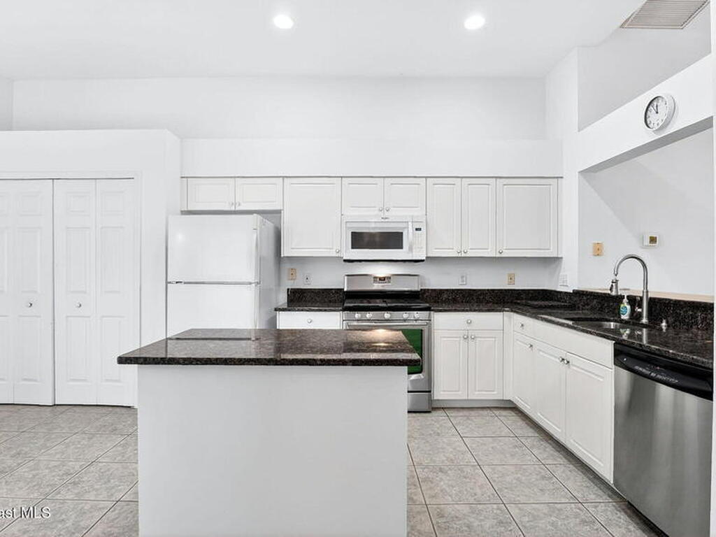 934 Pine Creek Circle, Palm Bay, FL 32905