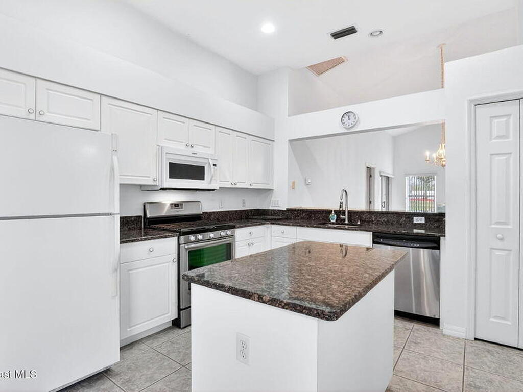 934 Pine Creek Circle, Palm Bay, FL 32905