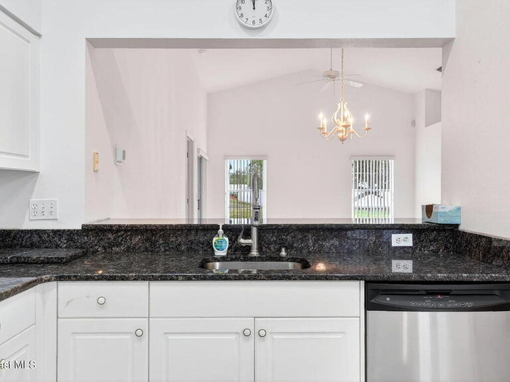 934 Pine Creek Circle, Palm Bay, FL 32905