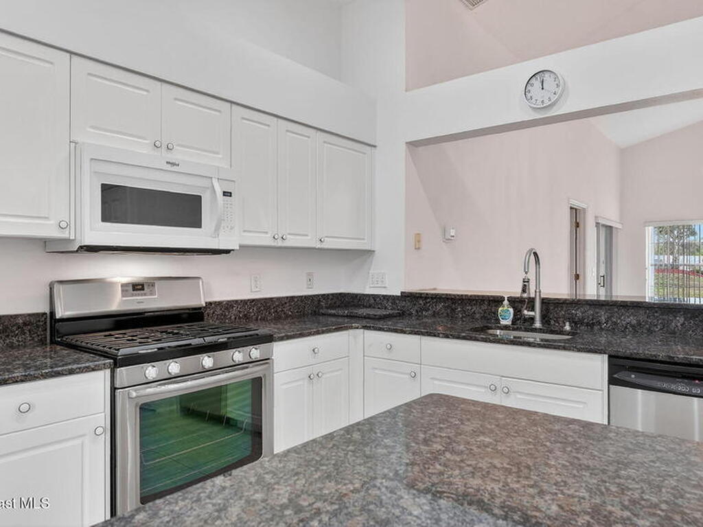 934 Pine Creek Circle, Palm Bay, FL 32905