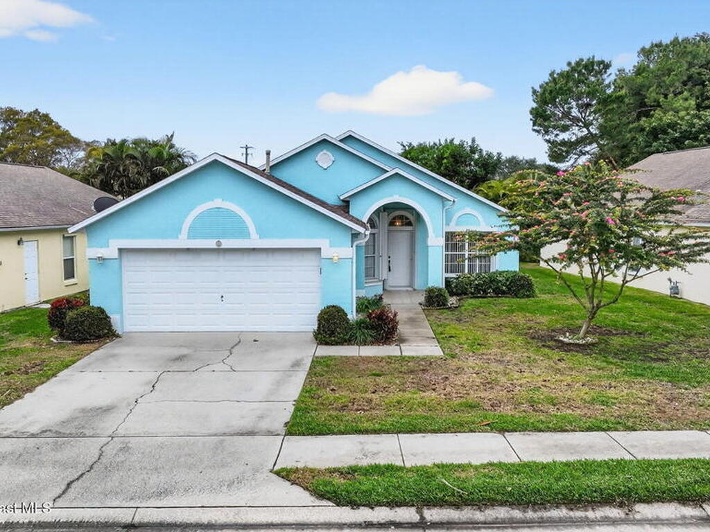 934 Pine Creek Circle, Palm Bay, FL 32905