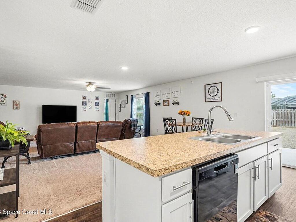 1986 Waukesha Avenue, Palm Bay, FL 32909