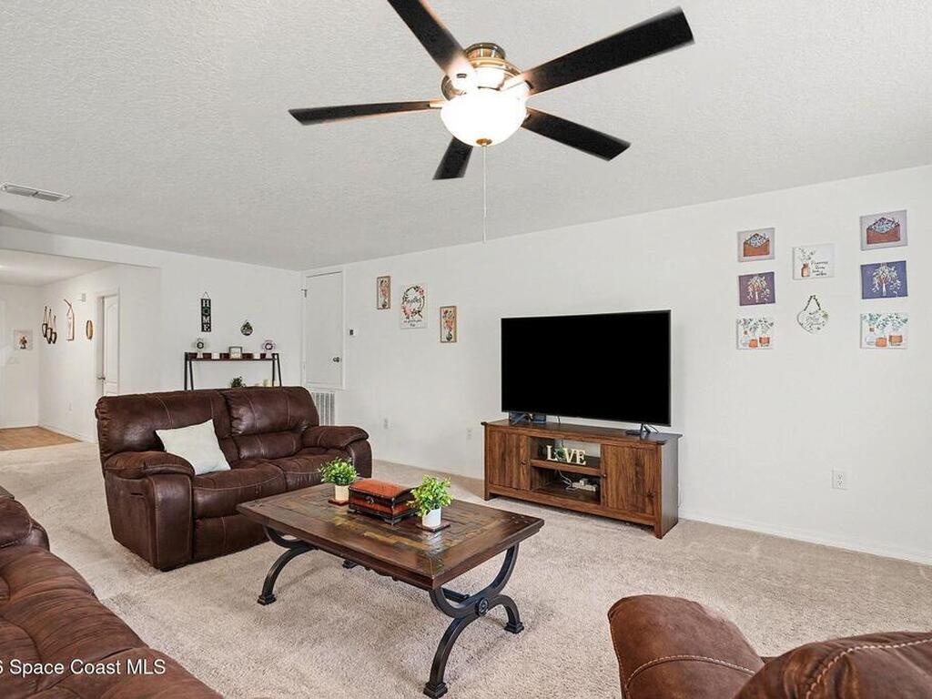 1986 Waukesha Avenue, Palm Bay, FL 32909