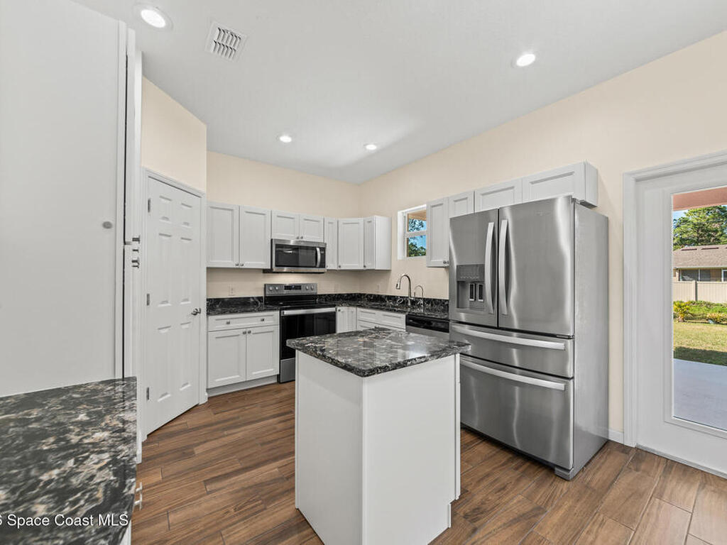 824 Schomer Avenue, Palm Bay, FL 32908