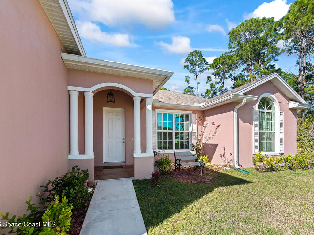 824 Schomer Avenue, Palm Bay, FL 32908