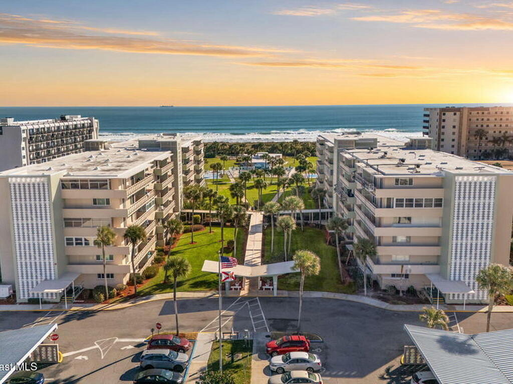 2020 N Atlantic Avenue, Cocoa Beach, FL 32931