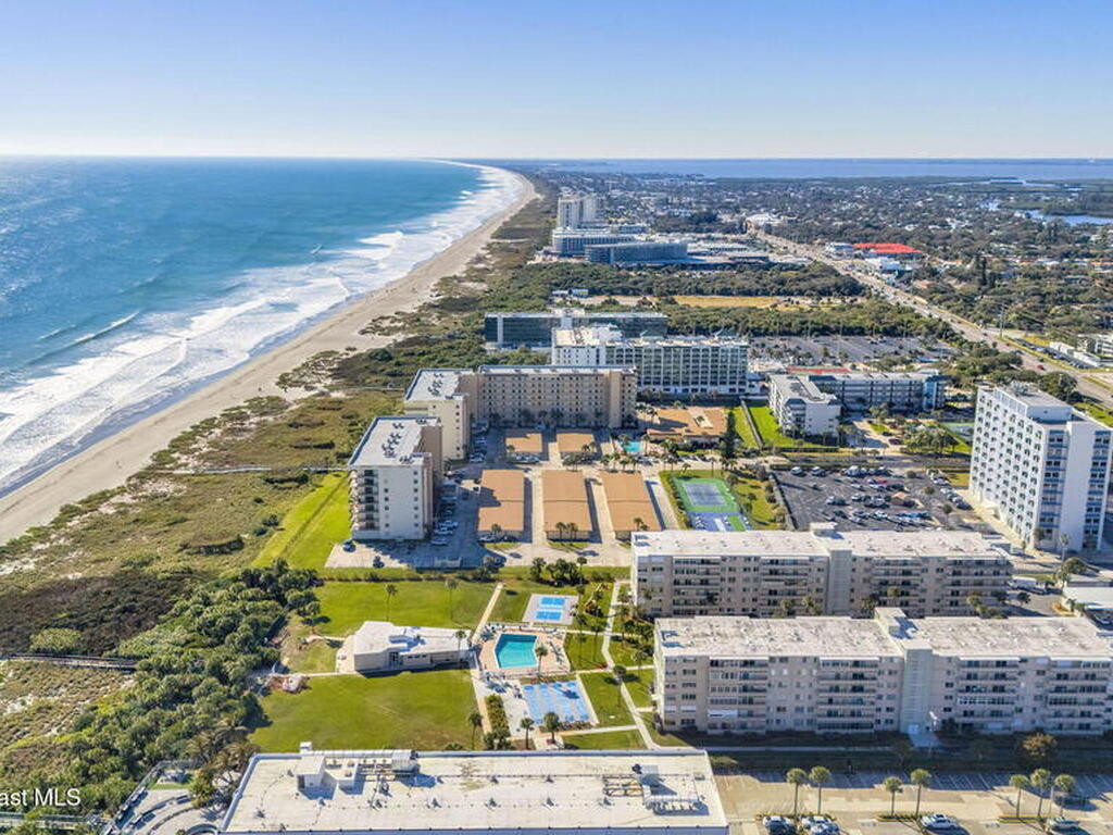 2020 N Atlantic Avenue, Cocoa Beach, FL 32931