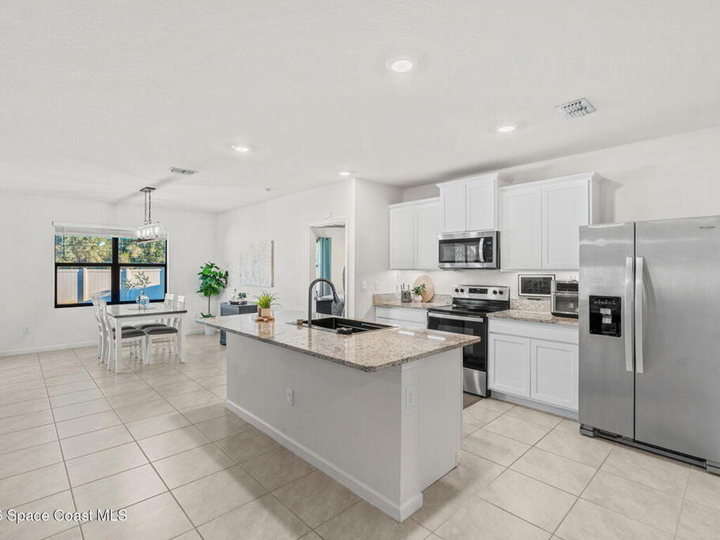 471 Old Country Road, Palm Bay, FL 32909