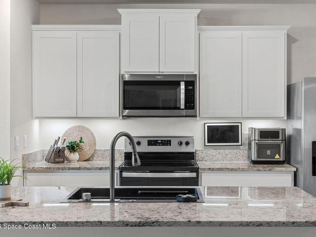 471 Old Country Road, Palm Bay, FL 32909