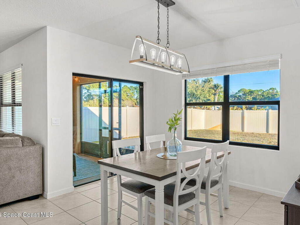 471 Old Country Road, Palm Bay, FL 32909