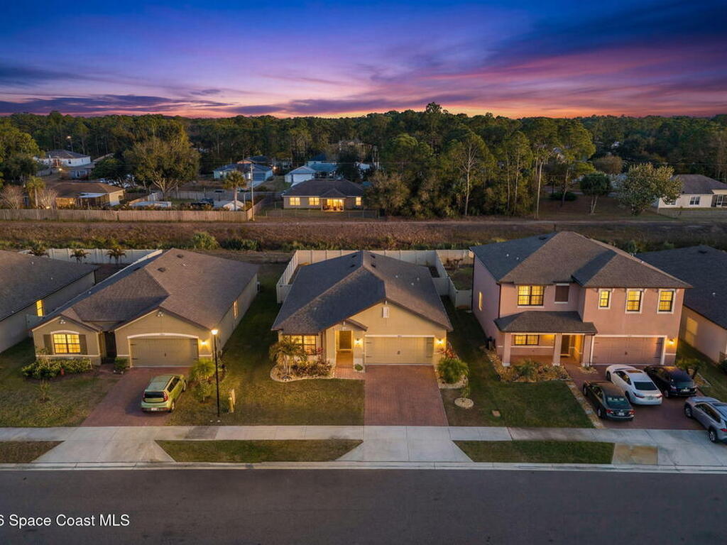 471 Old Country Road, Palm Bay, FL 32909