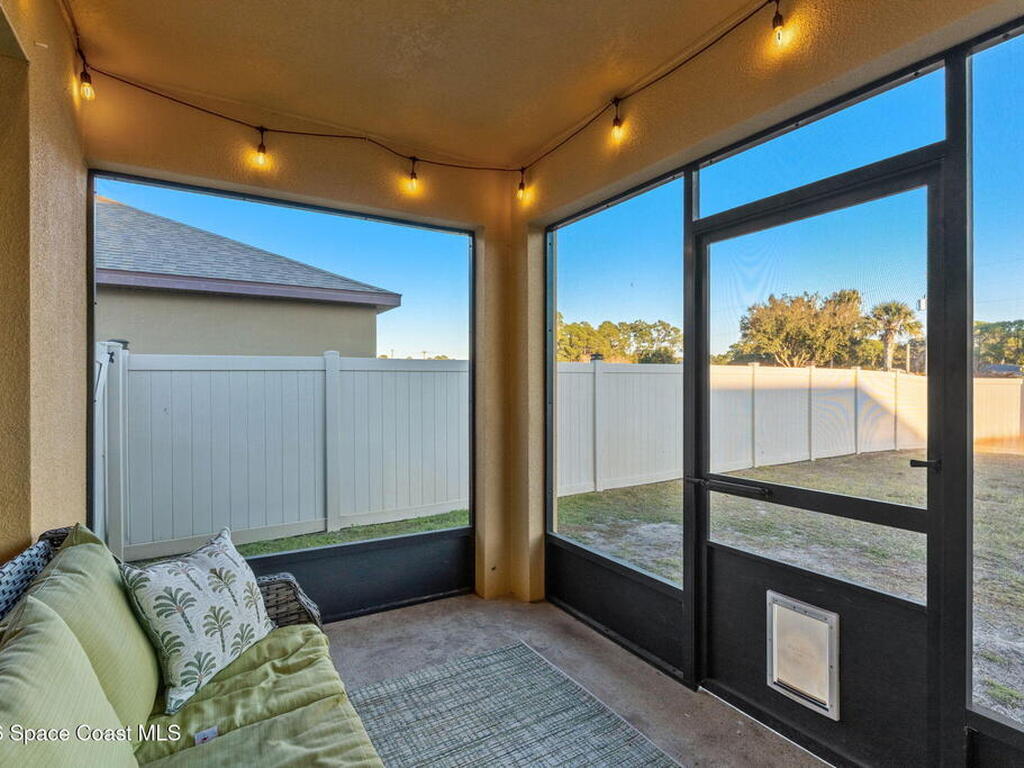 471 Old Country Road, Palm Bay, FL 32909