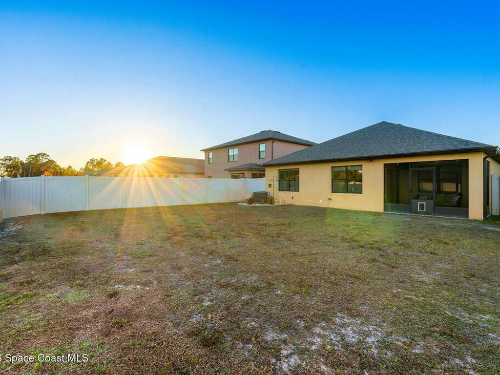 471 Old Country Road, Palm Bay, FL 32909