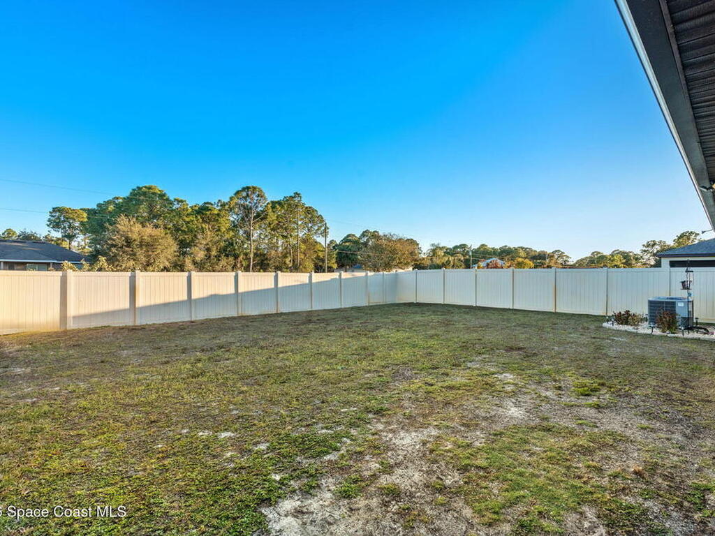 471 Old Country Road, Palm Bay, FL 32909