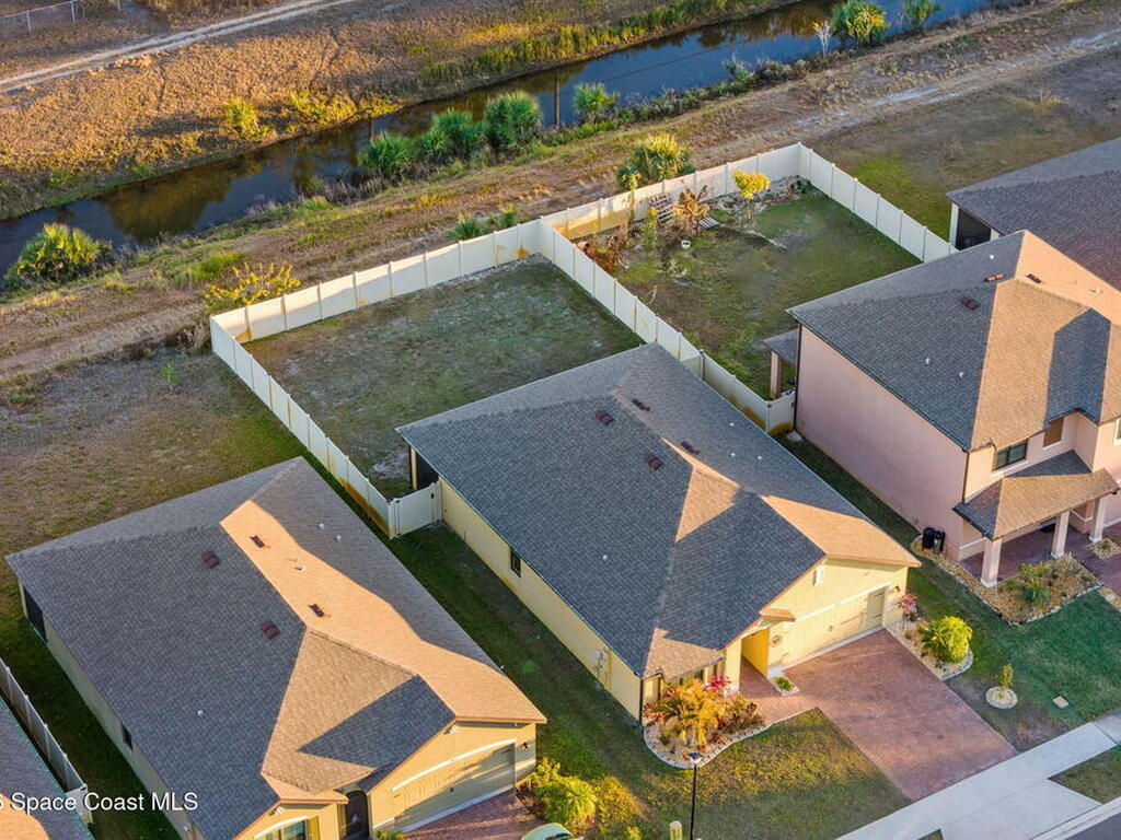 471 Old Country Road, Palm Bay, FL 32909