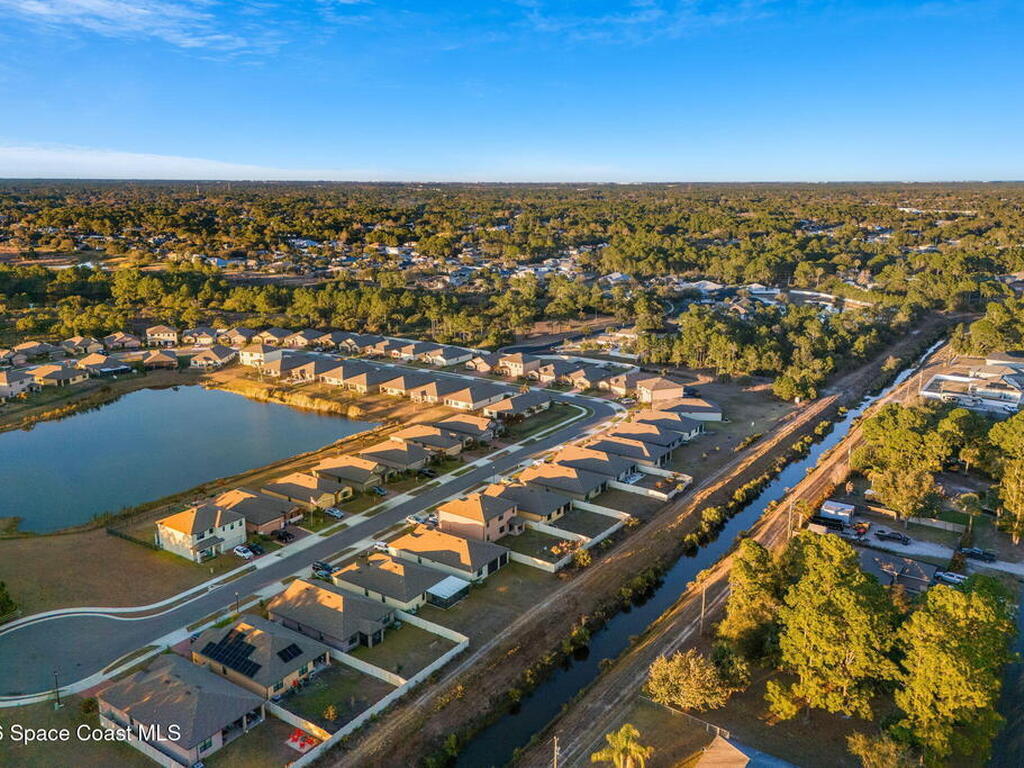 471 Old Country Road, Palm Bay, FL 32909