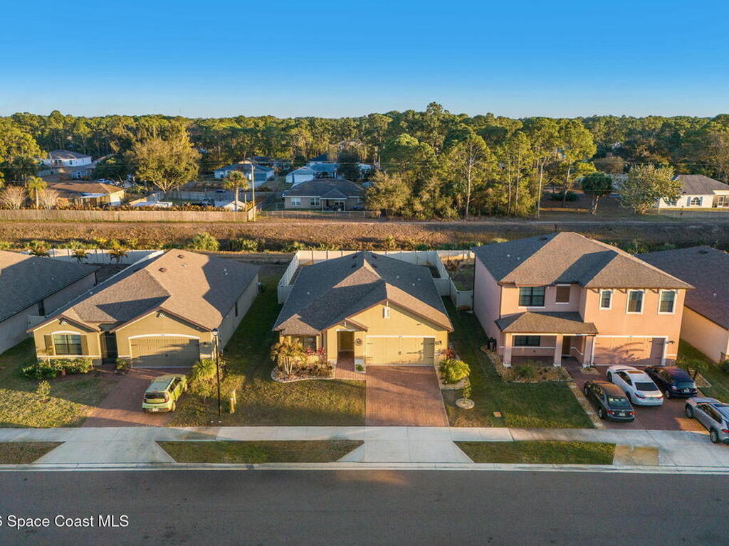 471 Old Country Road, Palm Bay, FL 32909