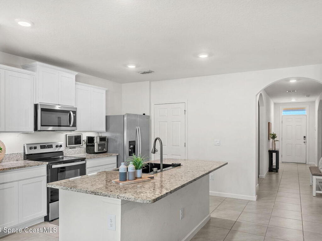 471 Old Country Road, Palm Bay, FL 32909