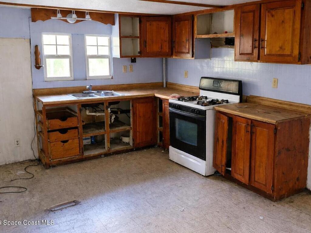 5530 Harrison Road, Mims, FL 32754