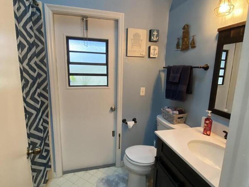 594 Pine Forest Court, Melbourne, FL 32940