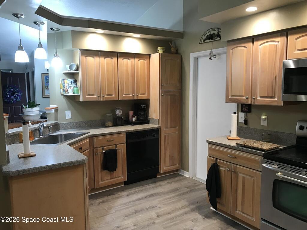 594 Pine Forest Court, Melbourne, FL 32940