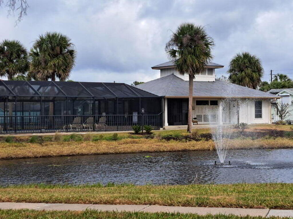 594 Pine Forest Court, Melbourne, FL 32940