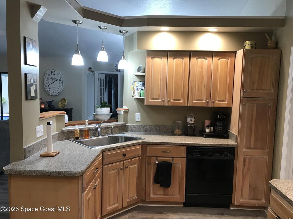 594 Pine Forest Court, Melbourne, FL 32940