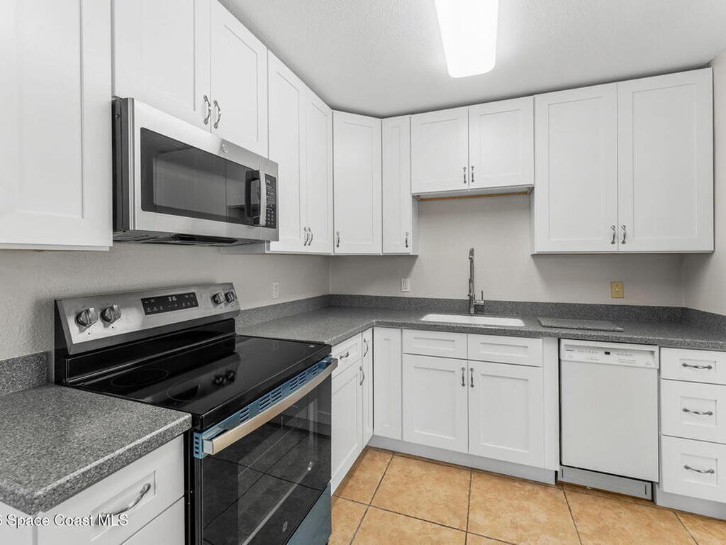 1045 Collins Street, Melbourne, FL 32935