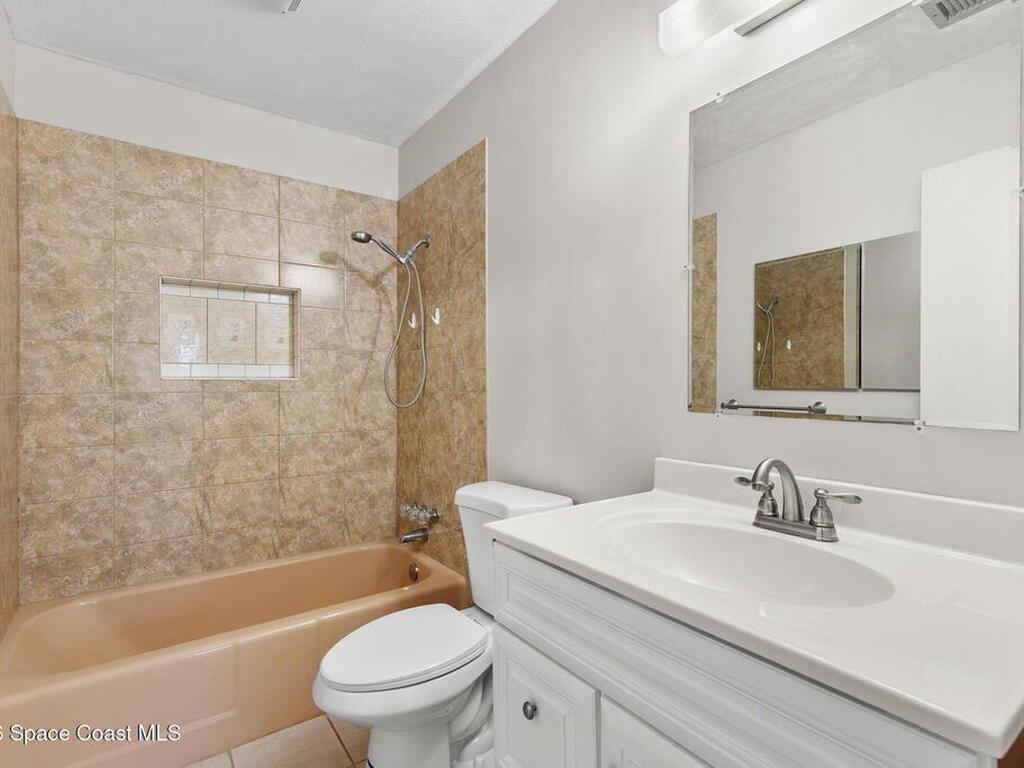 1045 Collins Street, Melbourne, FL 32935